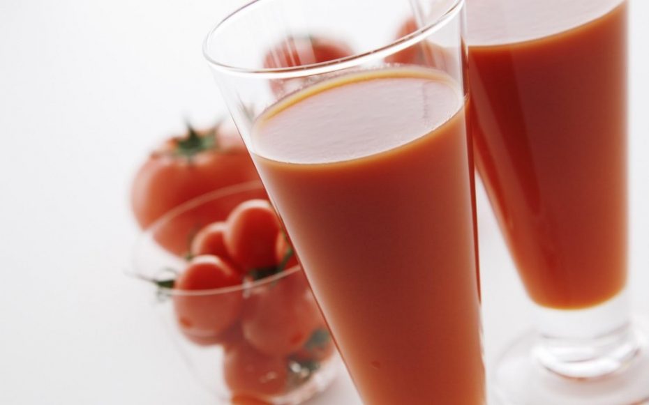 health-benefits-of-tomato-juice-1024x640